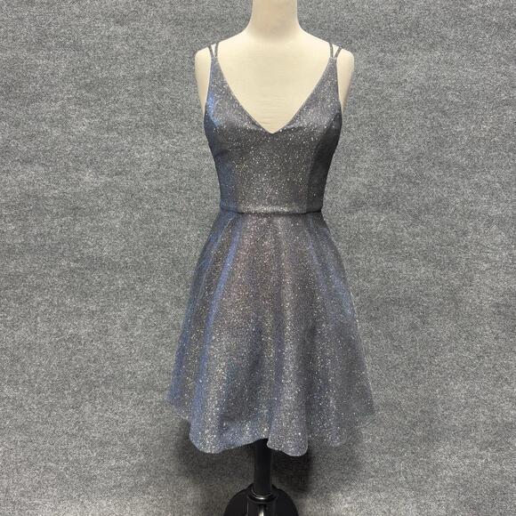 Xscape Dresses & Skirts - Xscape Dress Womens 4 Silver Glitter V Neck Strappy Fit Flare Short Party